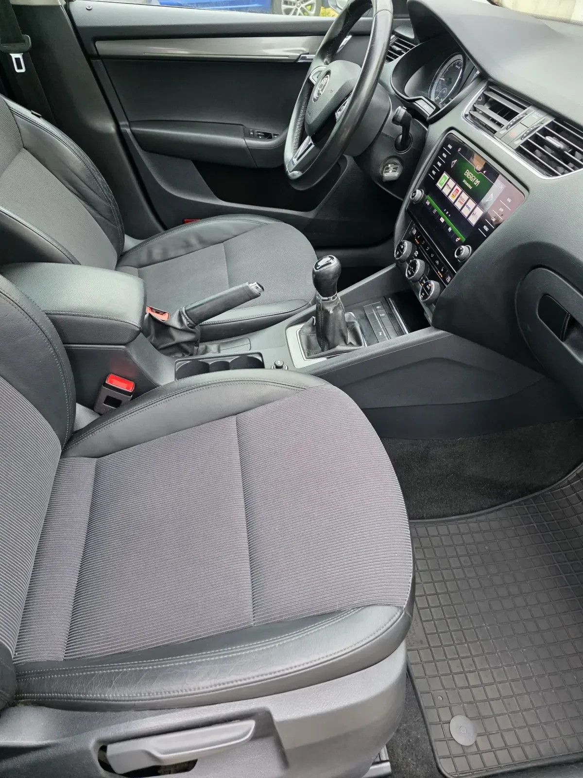 Skoda Octavia 2.0TDI, снимка 12 - Автомобили и джипове - 54416790
