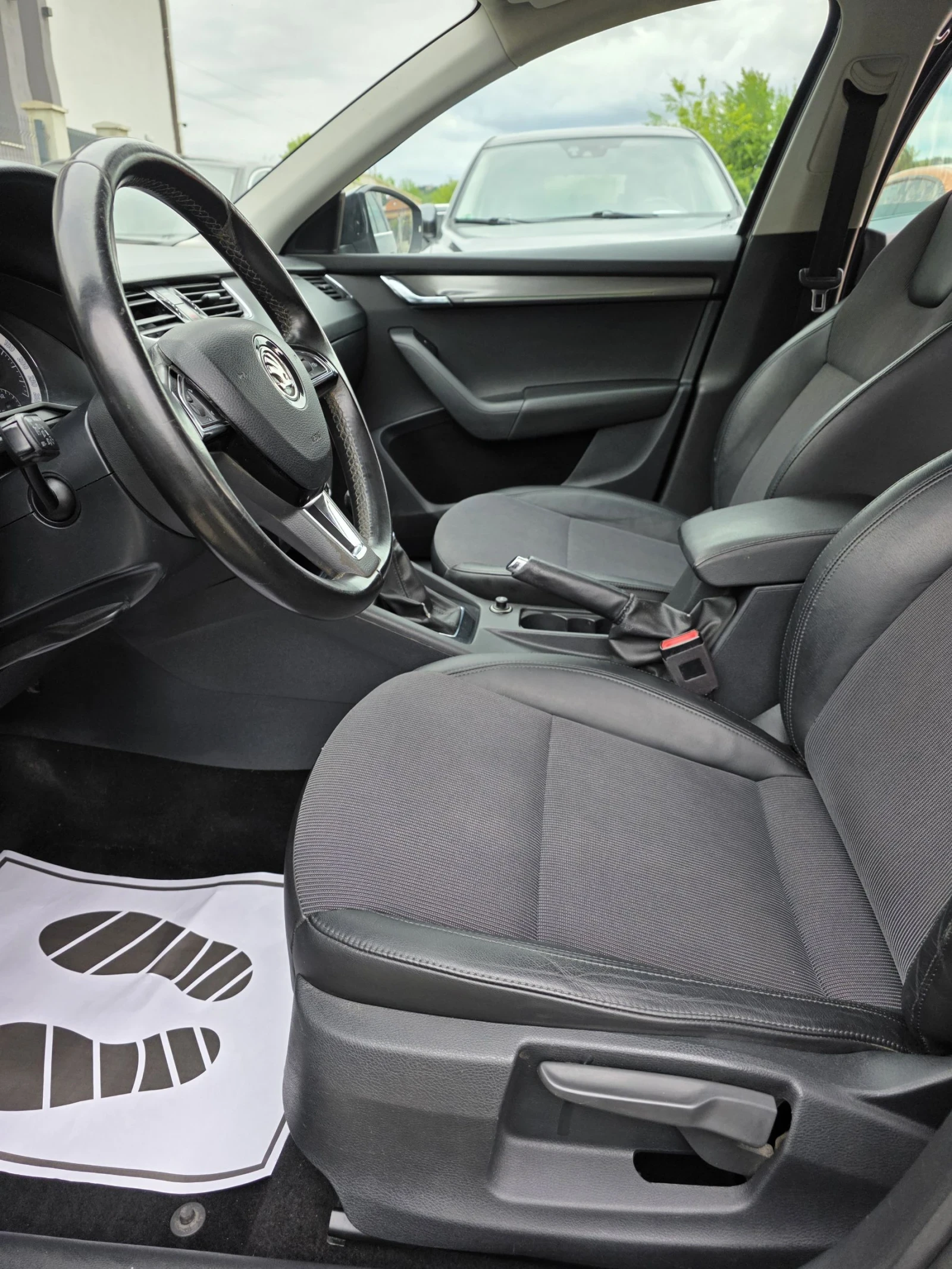 Skoda Octavia 2.0TDI, снимка 11 - Автомобили и джипове - 54416790