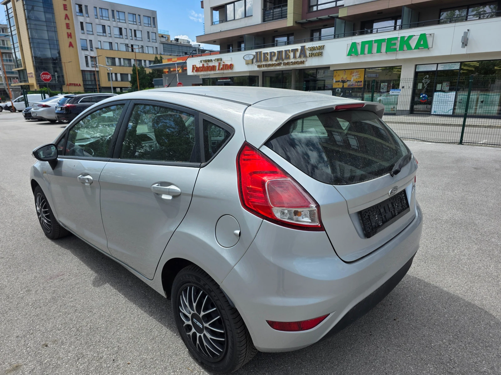 Ford Fiesta 1.25 82кс., снимка 5 - Автомобили и джипове - 54709253