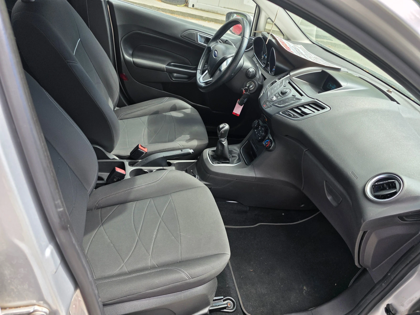 Ford Fiesta 1.25 82кс., снимка 9 - Автомобили и джипове - 54709253