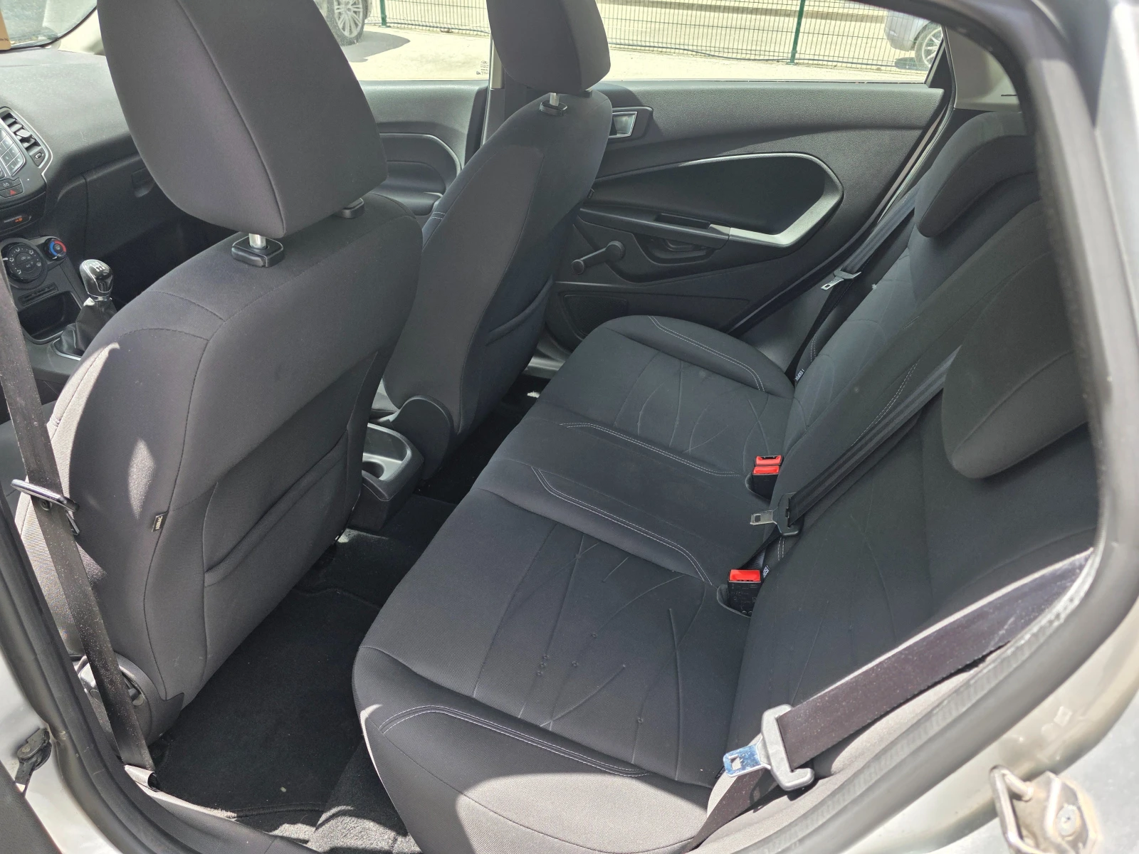 Ford Fiesta 1.25 82кс., снимка 13 - Автомобили и джипове - 54709253