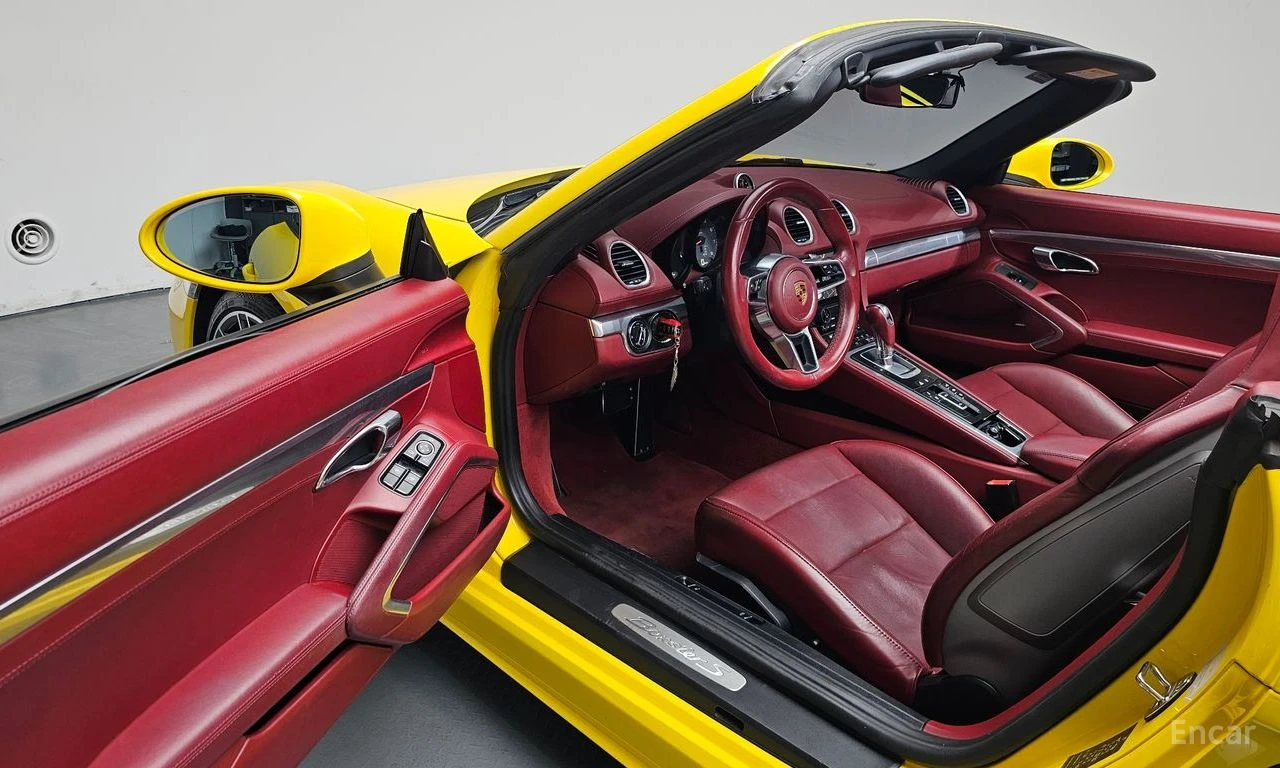 Porsche Boxster 718* S* 2.5* ПОДГРЕВ* НАВИГАЦИЯ* ОБДУХВАНЕ* , снимка 13 - Автомобили и джипове - 54856084