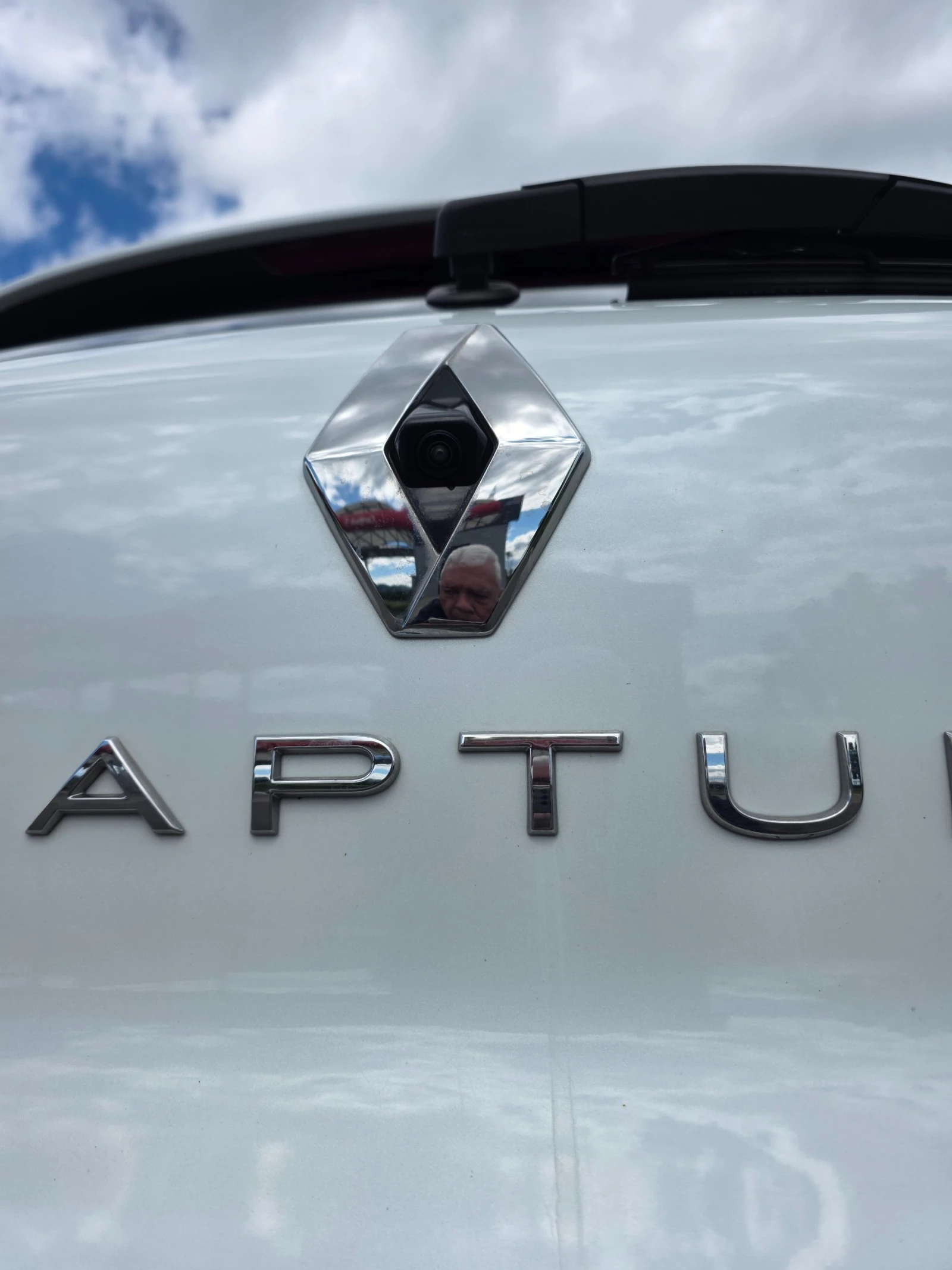 Renault Captur 1.3 Tce Mild hibrid, снимка 10 - Автомобили и джипове - 54894531