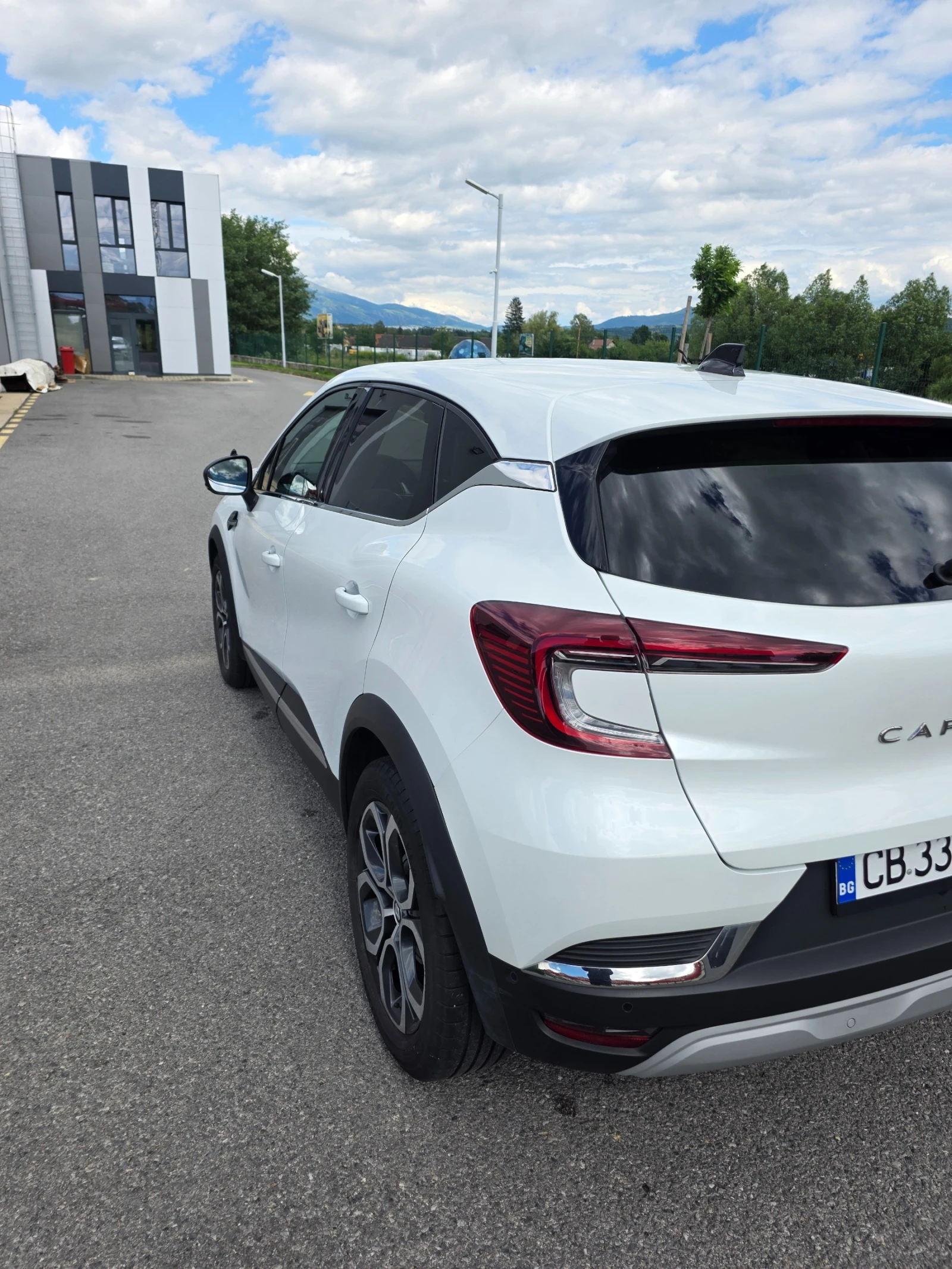 Renault Captur 1.3 Tce Mild hibrid, снимка 6 - Автомобили и джипове - 54894531