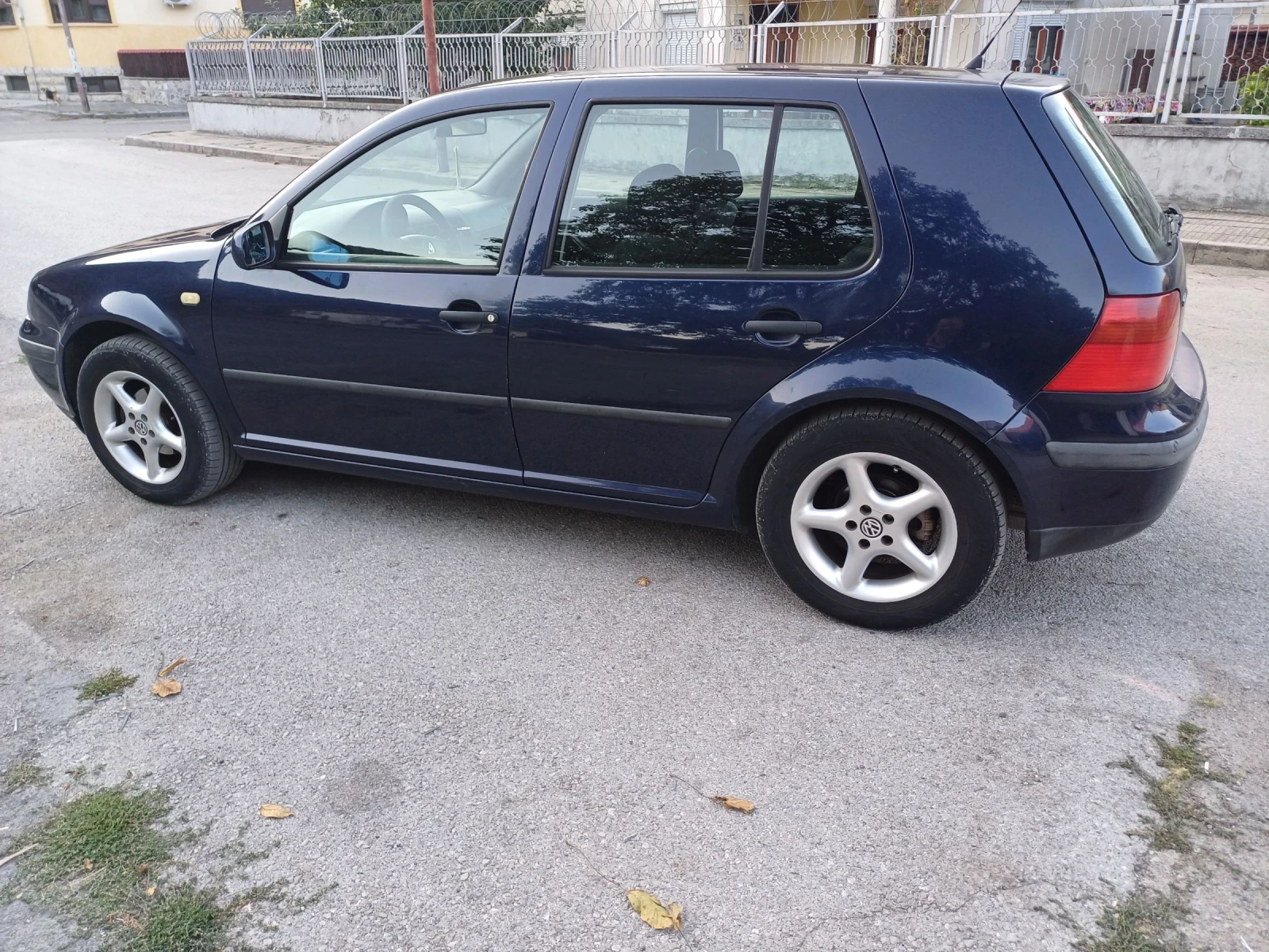 VW Golf 1.4 Газ-бензин , снимка 2 - Автомобили и джипове - 56133721