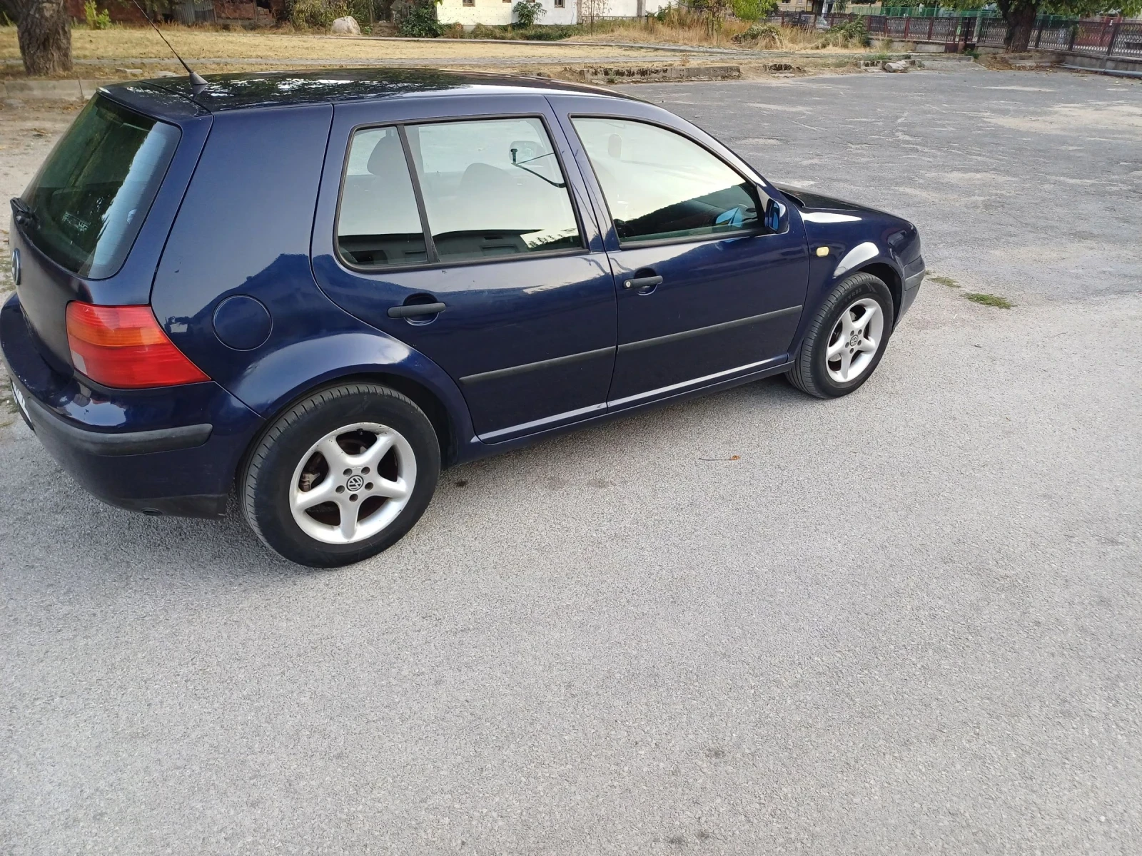 VW Golf 1.4 Газ-бензин , снимка 4 - Автомобили и джипове - 56133721
