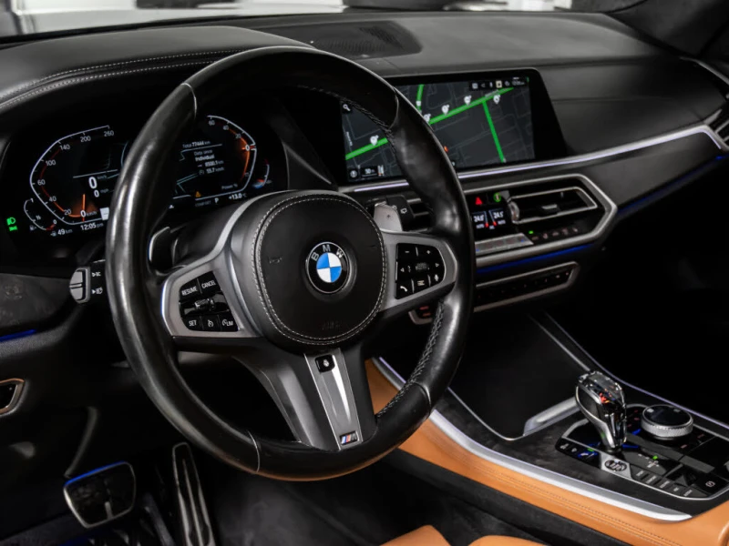 BMW X5 SWAROVSKI* MPACK* HUD* AMBIENT* LANE* DISTRONIC* , снимка 7 - Автомобили и джипове - 53010788