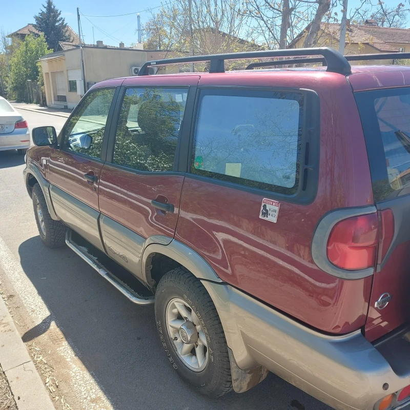 Nissan Terrano 2.7 tdi, снимка 3 - Автомобили и джипове - 53452315
