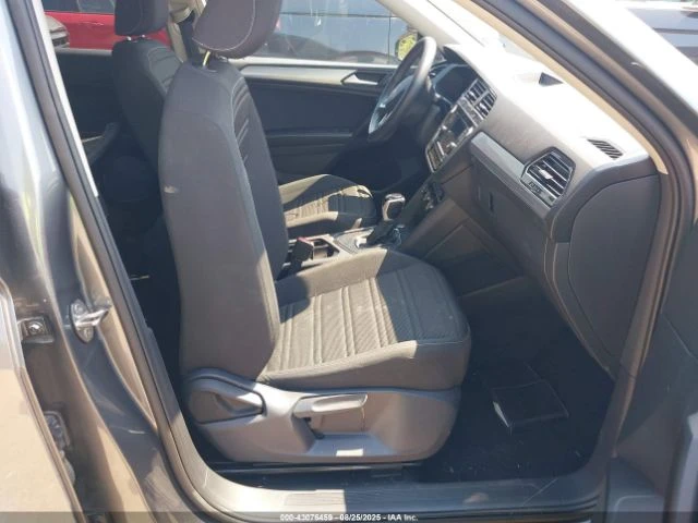 VW Tiguan 2.0Т S - изображение 5