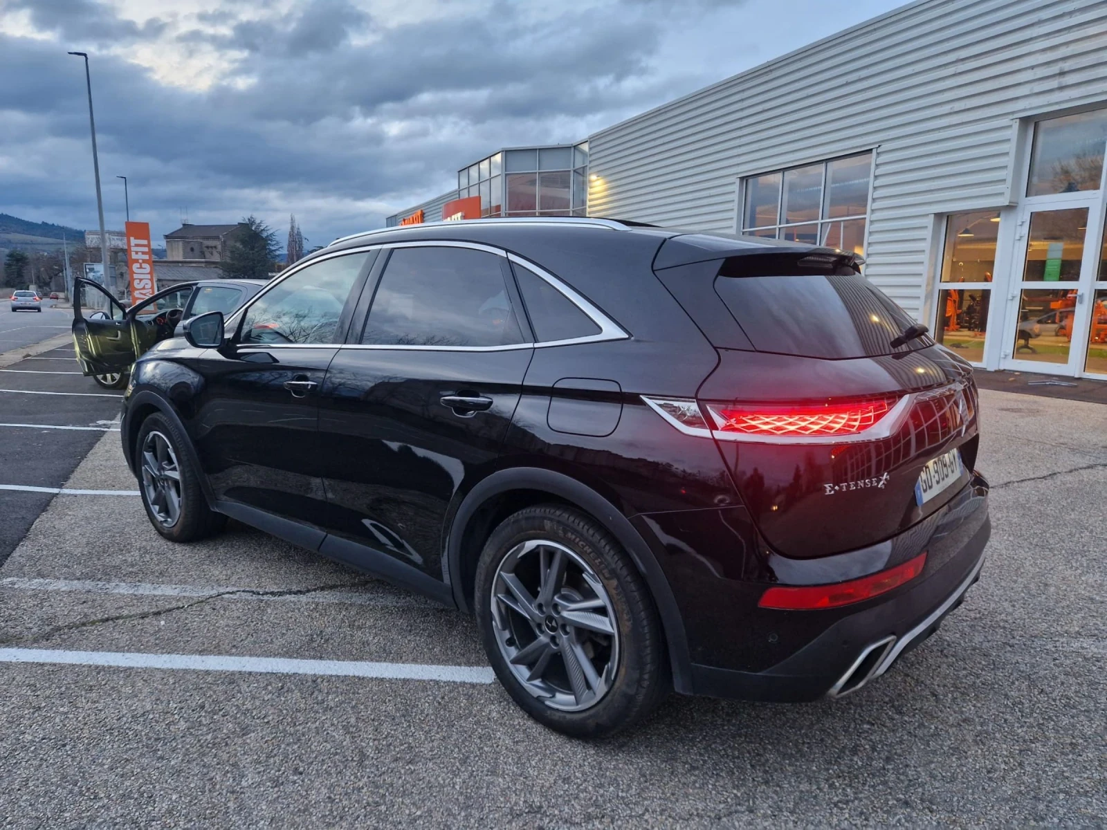 DS DS 7 Crossback  E-TENSE 4X4 300 0PERA - изображение 3