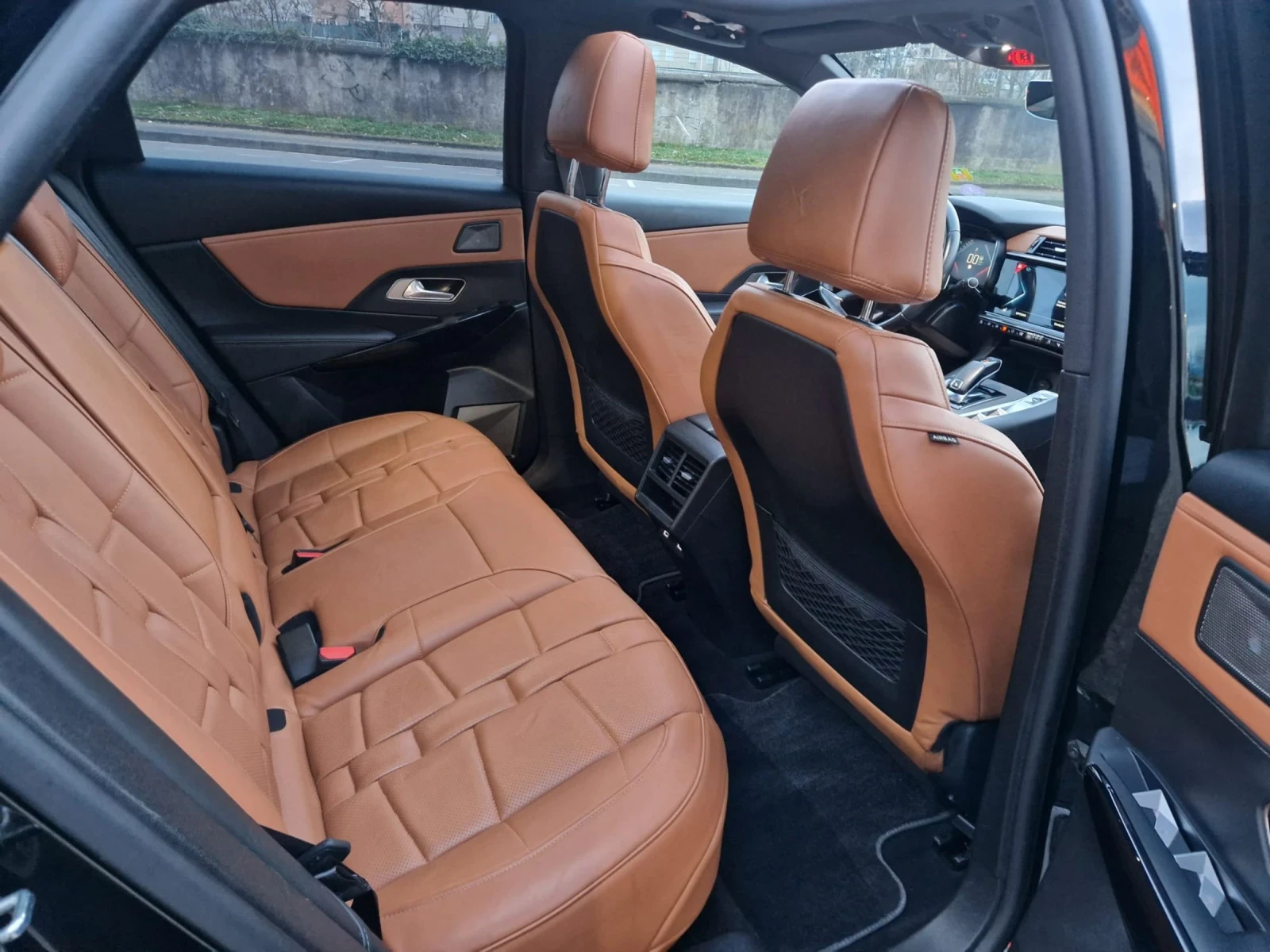 DS DS 7 Crossback  E-TENSE 4X4 300 0PERA - изображение 7