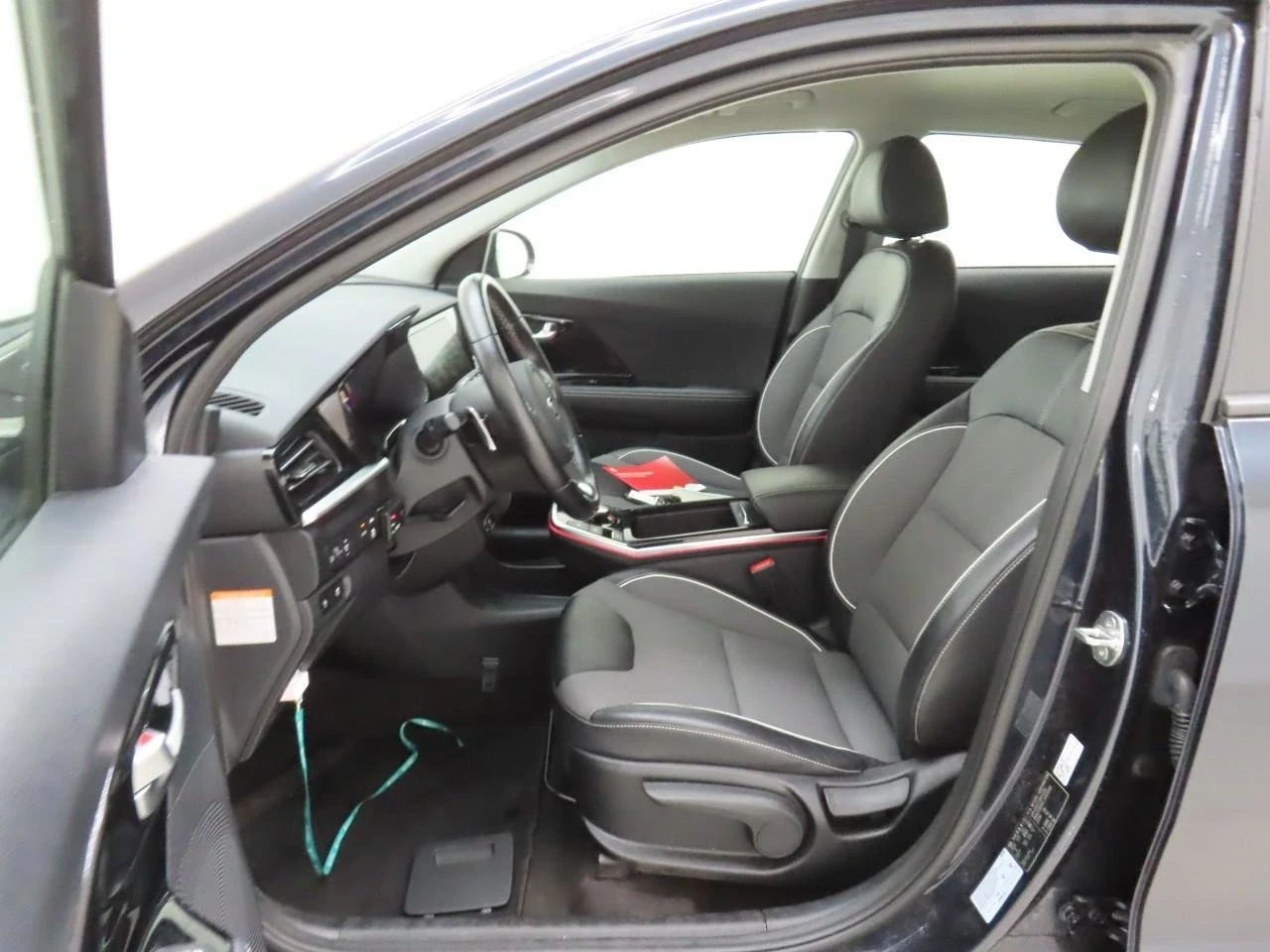 Kia Niro 65KWh DYNAMIC LINE/KIA CONNECT/SOH100% СЕРТИФИКАТ, снимка 8 - Автомобили и джипове - 53733242