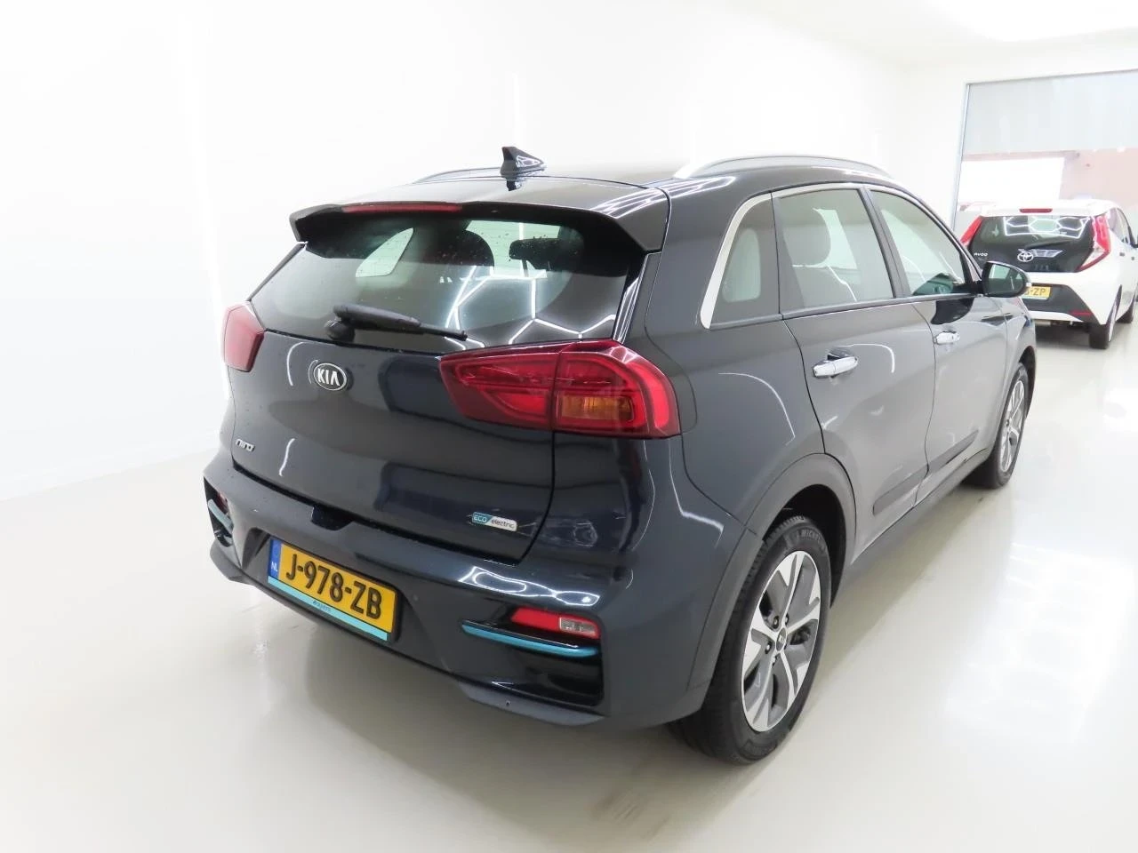 Kia Niro 65KWh DYNAMIC LINE/KIA CONNECT/SOH100% СЕРТИФИКАТ, снимка 5 - Автомобили и джипове - 53733242