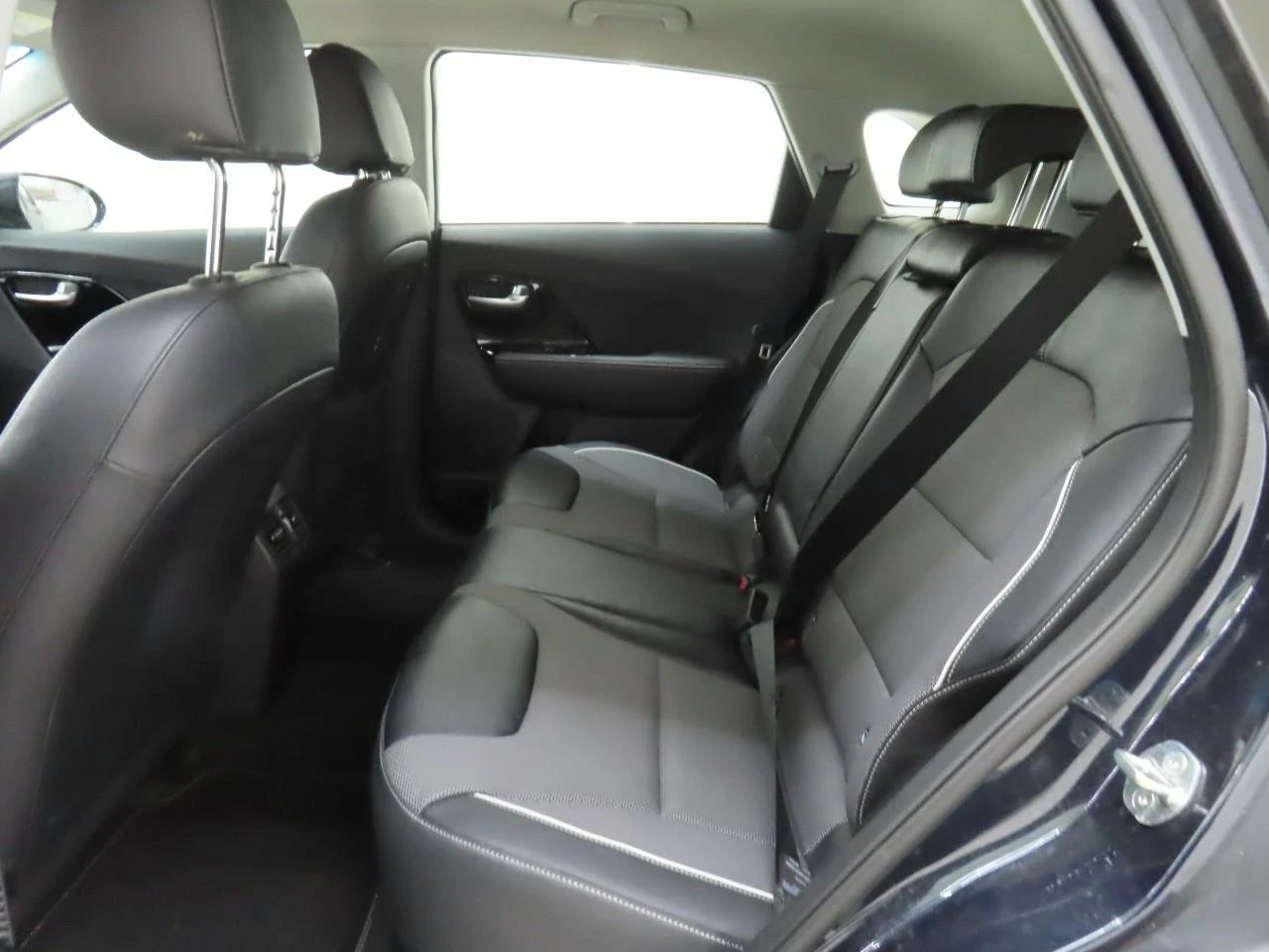 Kia Niro 65KWh DYNAMIC LINE/KIA CONNECT/SOH100% СЕРТИФИКАТ, снимка 9 - Автомобили и джипове - 53733242