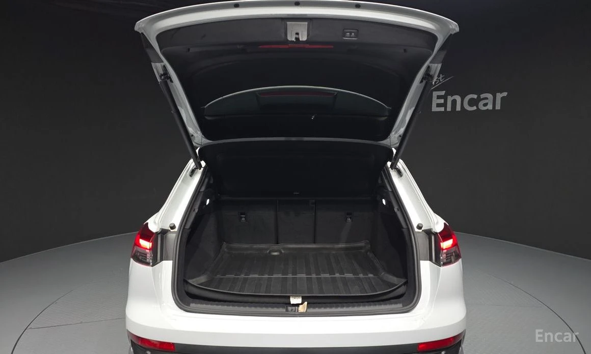 Audi Q4 PREMIUM, снимка 5 - Автомобили и джипове - 54072034