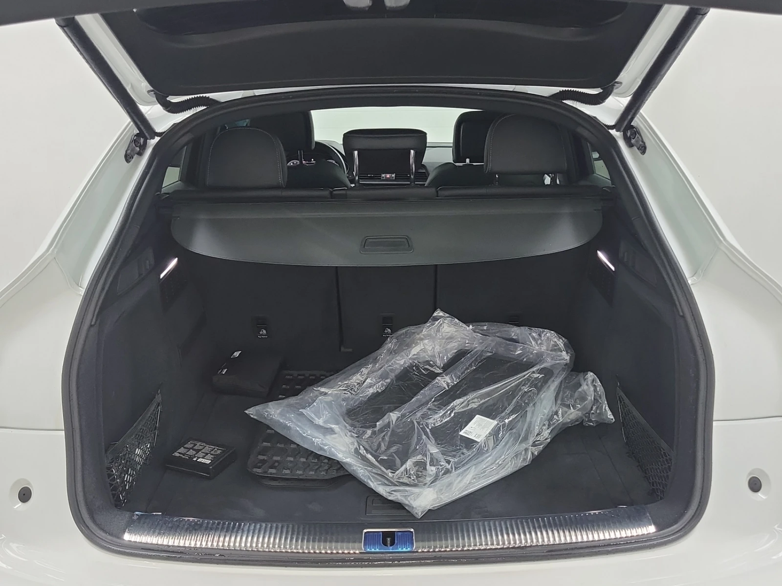 Audi Q5 Sportbak * TECHNIK * * CARFAX * * АВТО КРЕДИТ * * , снимка 15 - Автомобили и джипове - 54101083