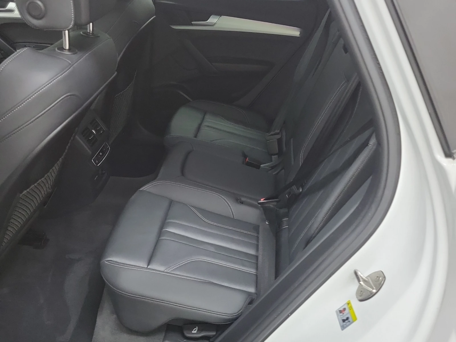 Audi Q5 Sportbak * TECHNIK * * CARFAX * * АВТО КРЕДИТ * * , снимка 9 - Автомобили и джипове - 54101083