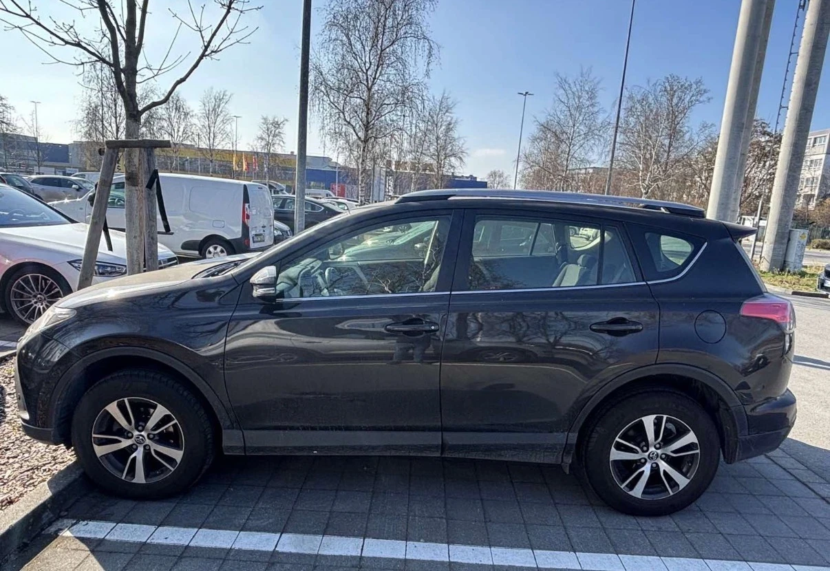 Toyota Rav4, снимка 6 - Автомобили и джипове - 54766661