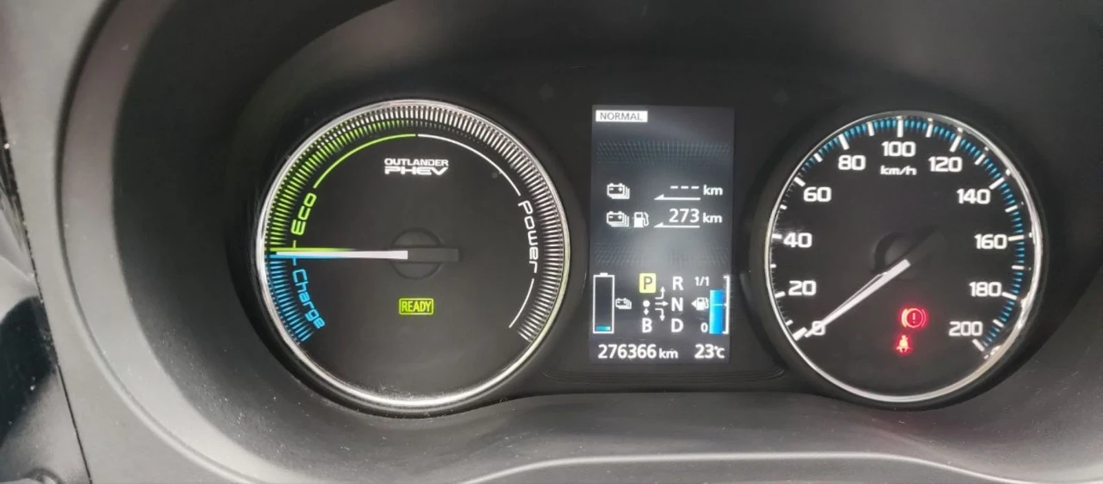 Mitsubishi Outlander, снимка 6 - Автомобили и джипове - 54877911