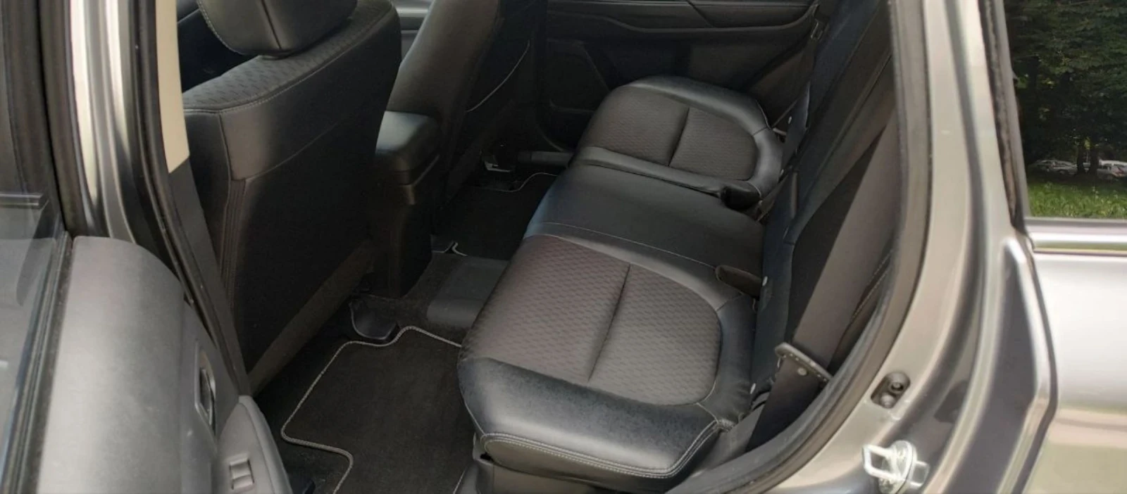 Mitsubishi Outlander, снимка 12 - Автомобили и джипове - 54877911