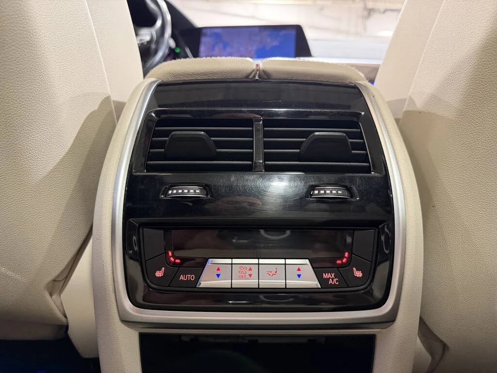 BMW X5 Xdrive40i* ПОДГРЕВИ* ПАНО* 360CAM* ФИКС. ЦЕНА* , снимка 14 - Автомобили и джипове - 55060433