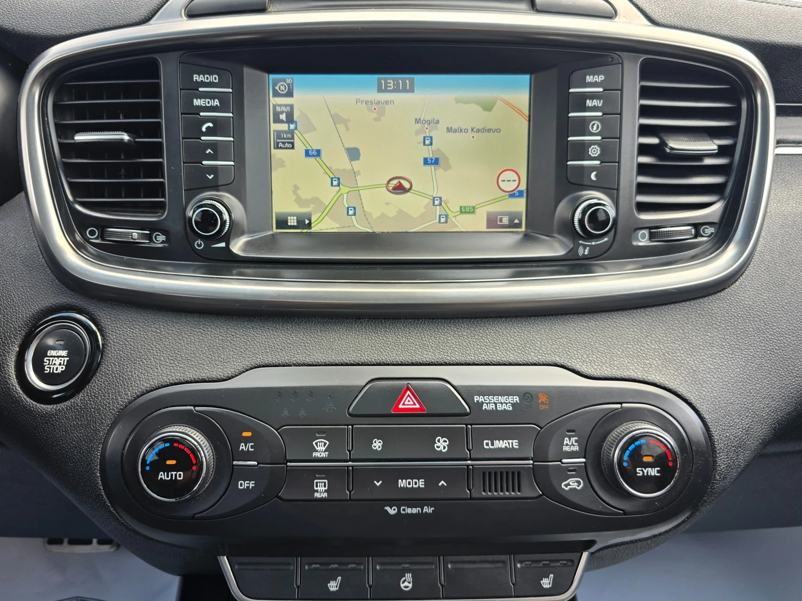 Kia Sorento 2.2CRDI* 200кс* AWD* 6+ 1* 175000км, снимка 15 - Автомобили и джипове - 55073509