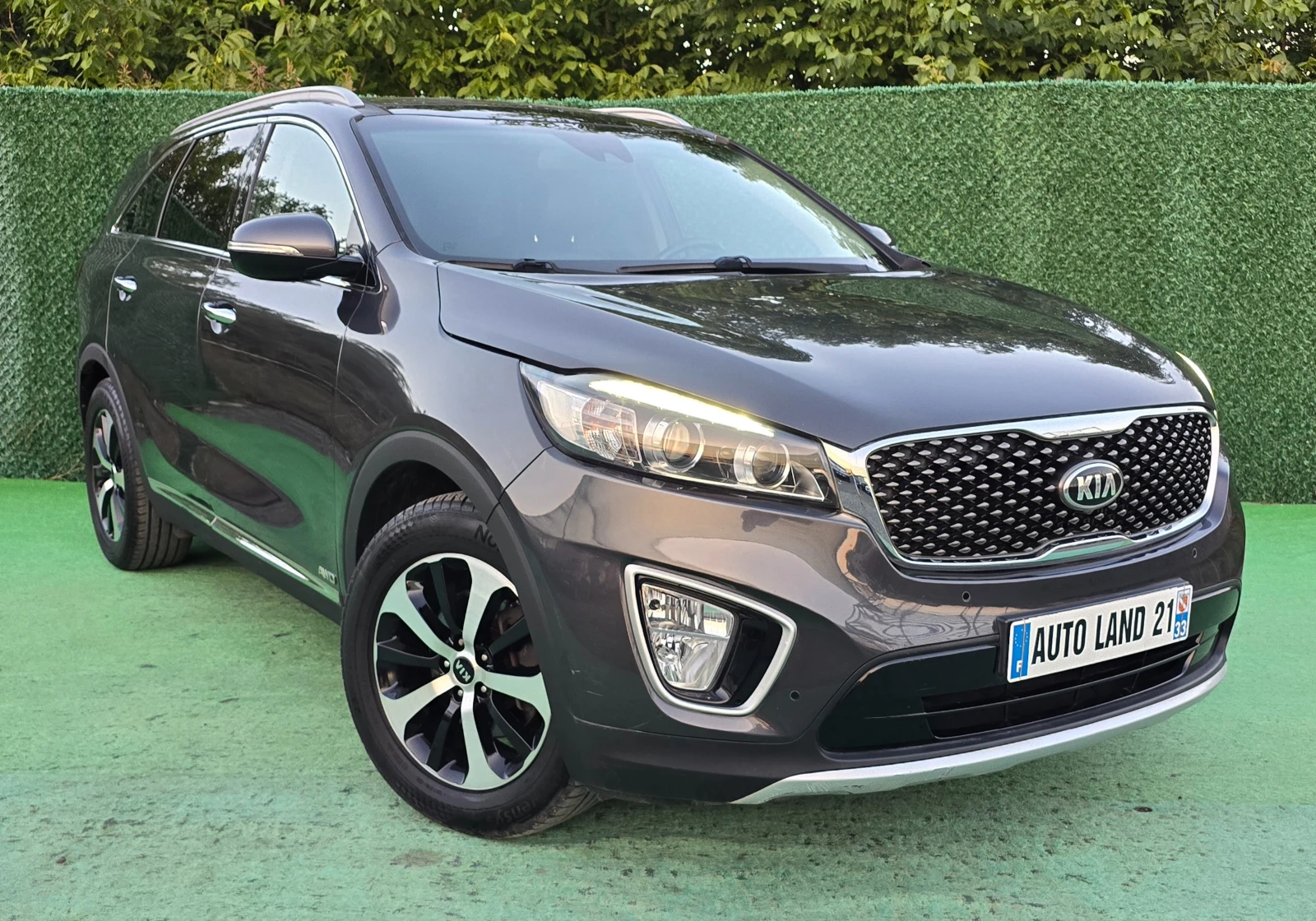 Kia Sorento 2.2CRDI* 200кс* AWD* 6+ 1* 175000км, снимка 3 - Автомобили и джипове - 55073509