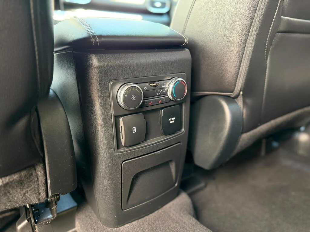 Ford Explorer ST * AWD* АвтоКредит * (ЦЕНА ДО БГ), снимка 17 - Автомобили и джипове - 55495798
