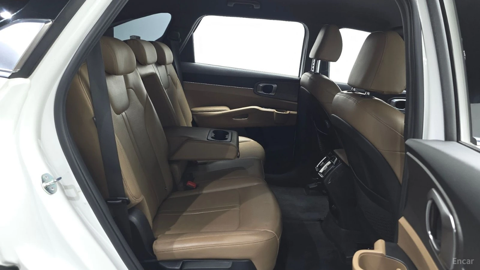 Kia Sorento 2.2D* PRESTIGE* DISTRONIC* ПОДГРЕВ* ОБДУХВАНЕ* , снимка 10 - Автомобили и джипове - 55588063