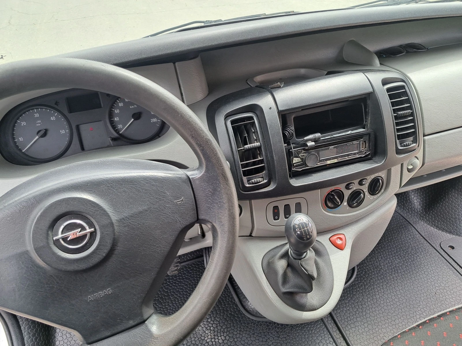 Opel Vivaro 2.0 MAXI KLIMA  - изображение 9