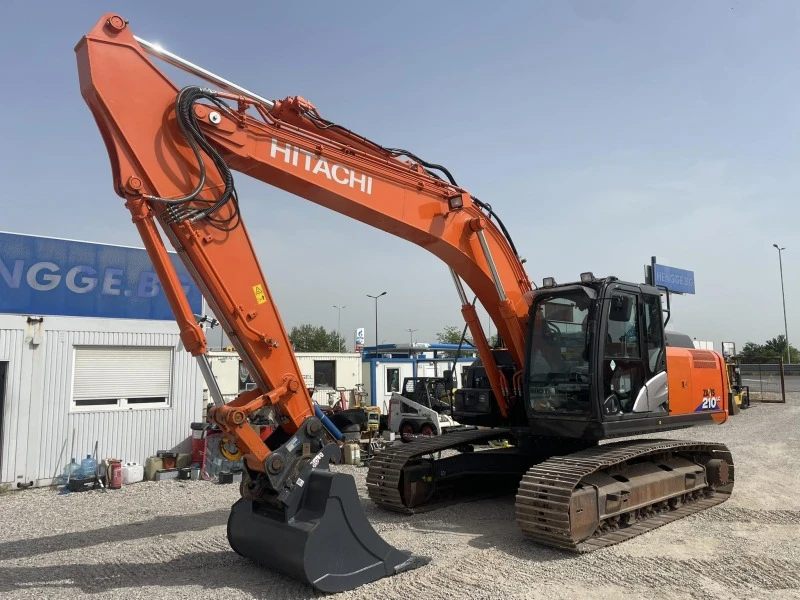 Багер Hitachi ZX 210 LC-6, снимка 4 - Индустриална техника - 45302340