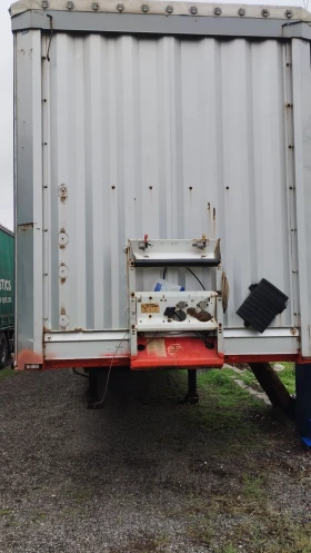 Полуремарке Krone Mega