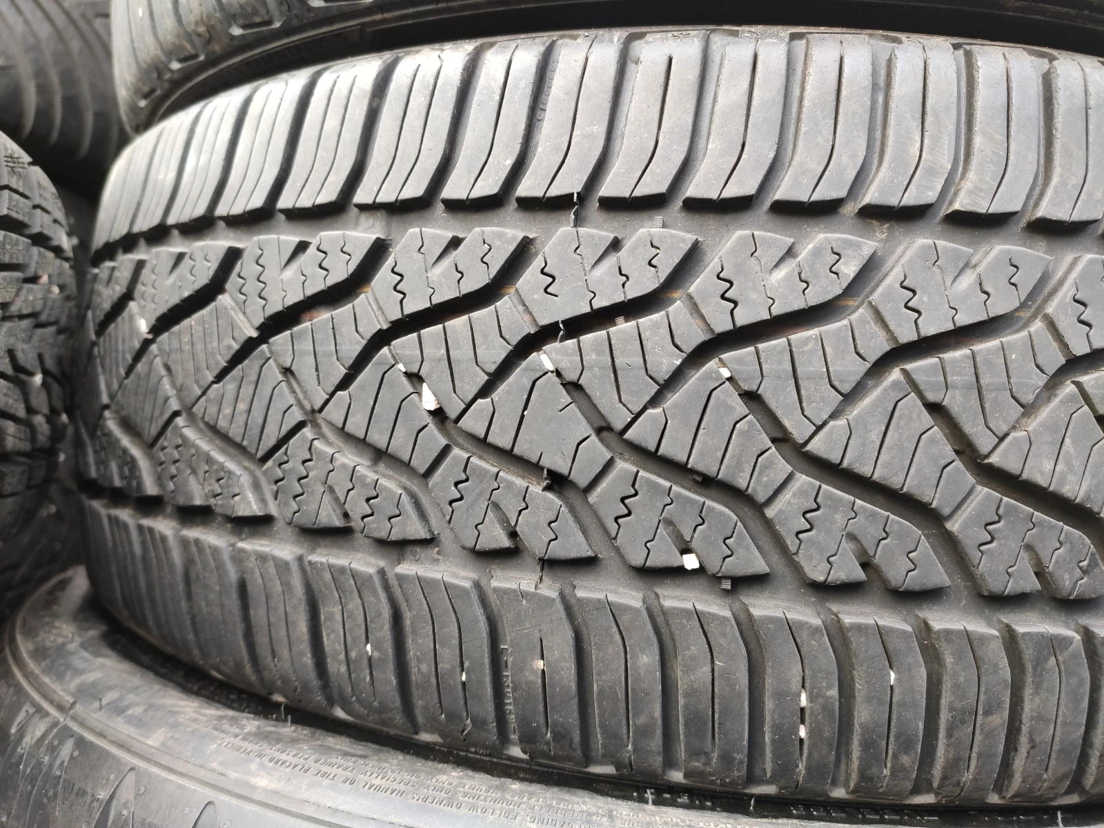 Гуми Всесезонни 195/45R17, снимка 5 - Гуми и джанти - 54734733