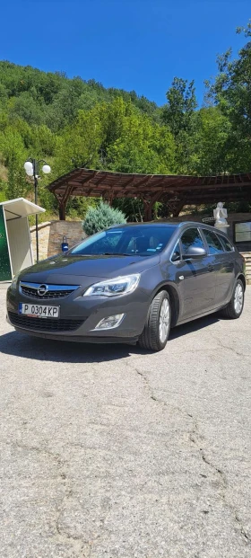     Opel Astra SportTourer