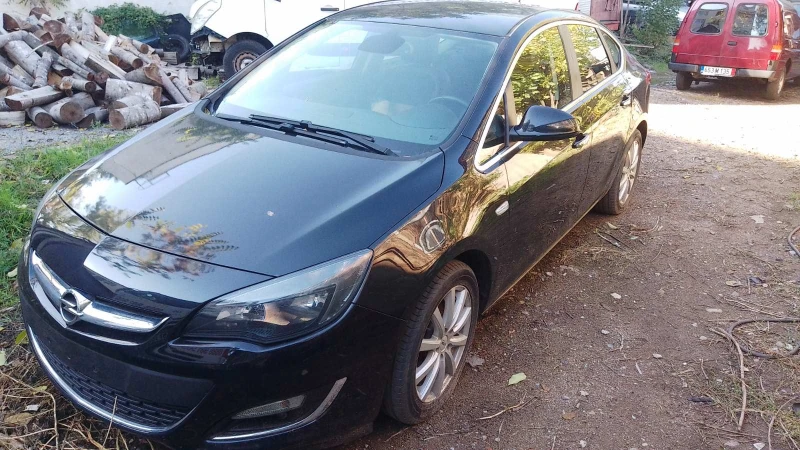 Opel Astra 1.7 CDTI, снимка 1 - Автомобили и джипове - 48400539