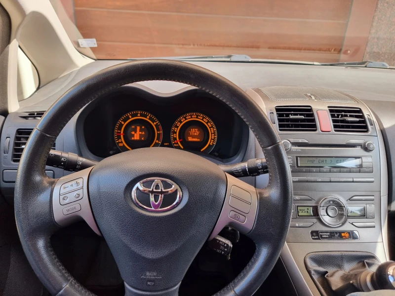 Toyota Auris * 1.6.* 124PS, снимка 10 - Автомобили и джипове - 49576829