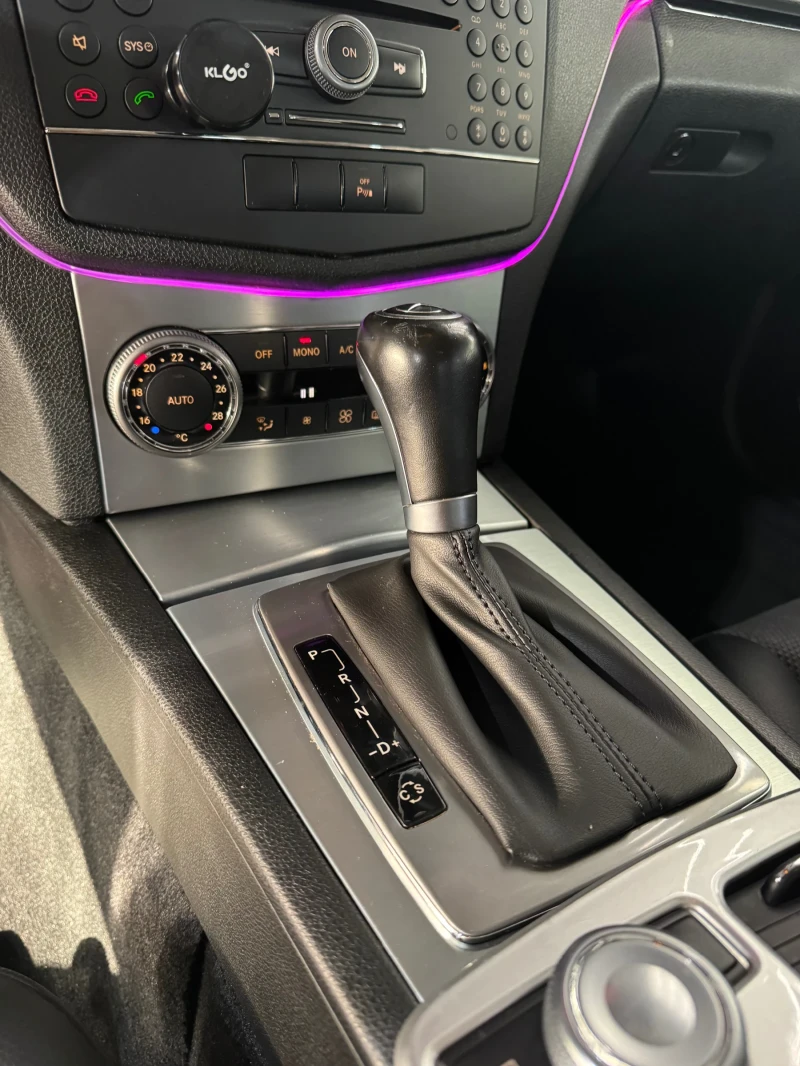 Mercedes-Benz C 320 4 MATIC * LED * , снимка 8 - Автомобили и джипове - 52079032