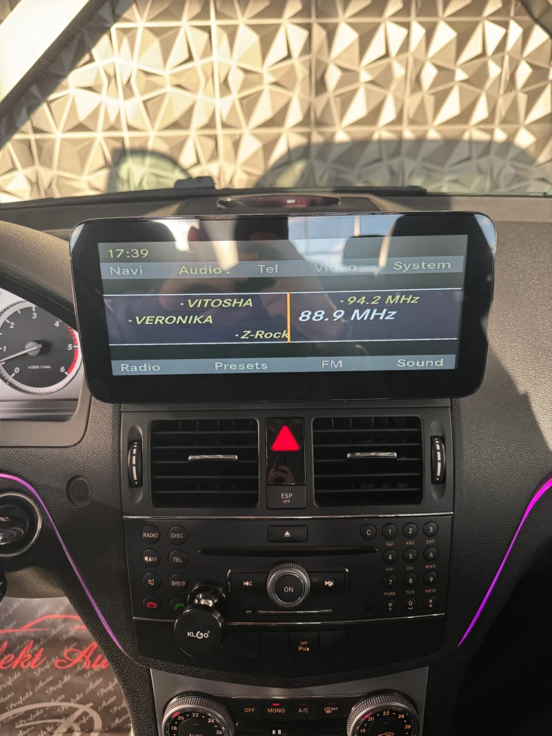 Mercedes-Benz C 320 4 MATIC * LED * , снимка 9 - Автомобили и джипове - 52079032