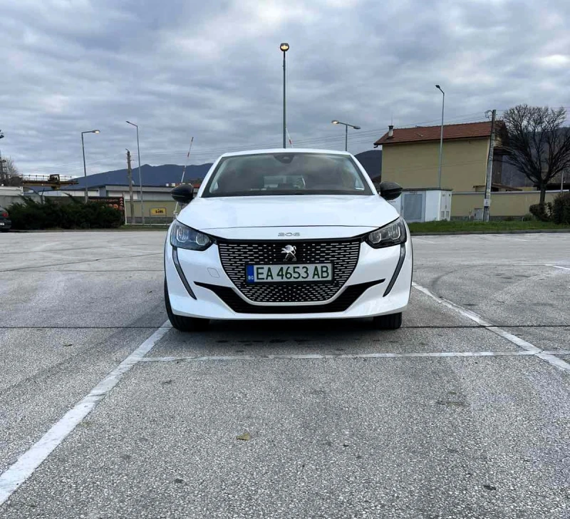 Peugeot 208 Full LED, снимка 4 - Автомобили и джипове - 52697079