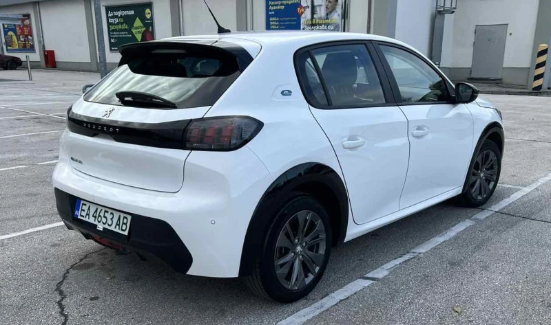 Peugeot 208 Full LED, снимка 2 - Автомобили и джипове - 52697079