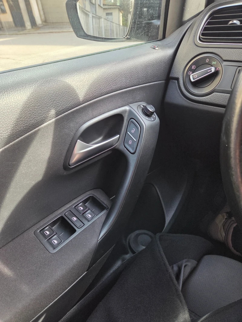 VW Polo, снимка 9 - Автомобили и джипове - 52806690