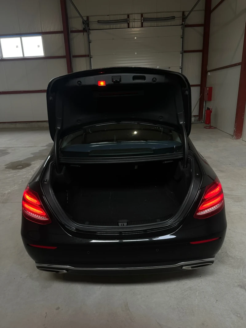 Mercedes-Benz E 200, снимка 11 - Автомобили и джипове - 53492046