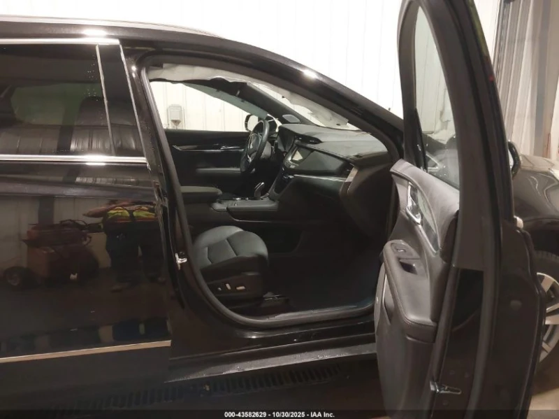 Cadillac XT5 2l Awd Premium Luxury, снимка 5 - Автомобили и джипове - 53518775