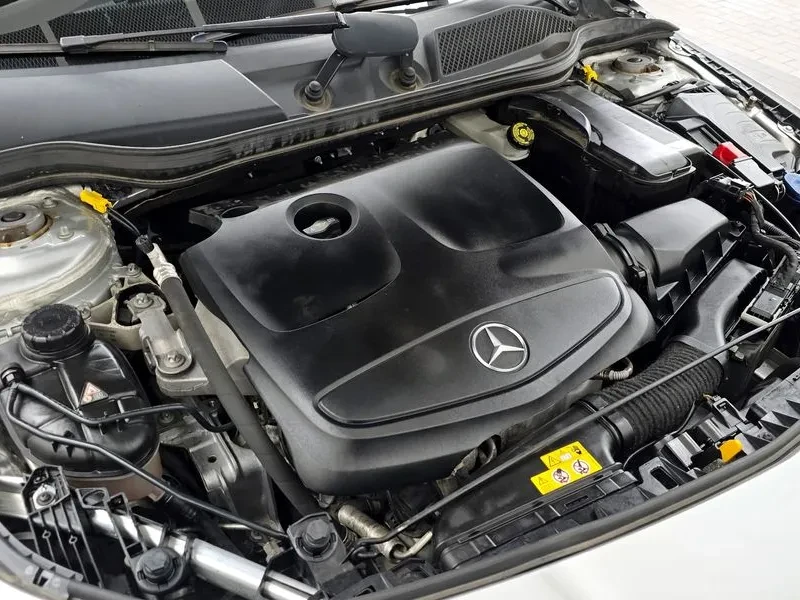 Mercedes-Benz CLA 2.5, снимка 6 - Автомобили и джипове - 54287779