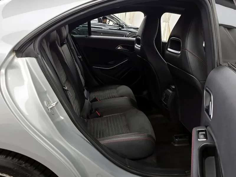 Mercedes-Benz CLA 2.5, снимка 12 - Автомобили и джипове - 54287779