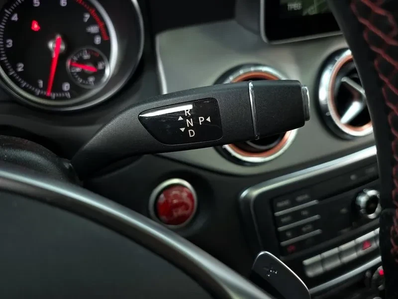 Mercedes-Benz CLA 2.5, снимка 9 - Автомобили и джипове - 54287779