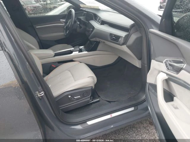 Audi E-Tron Q8 PRESTIGE QUATTRO, снимка 14 - Автомобили и джипове - 56739889
