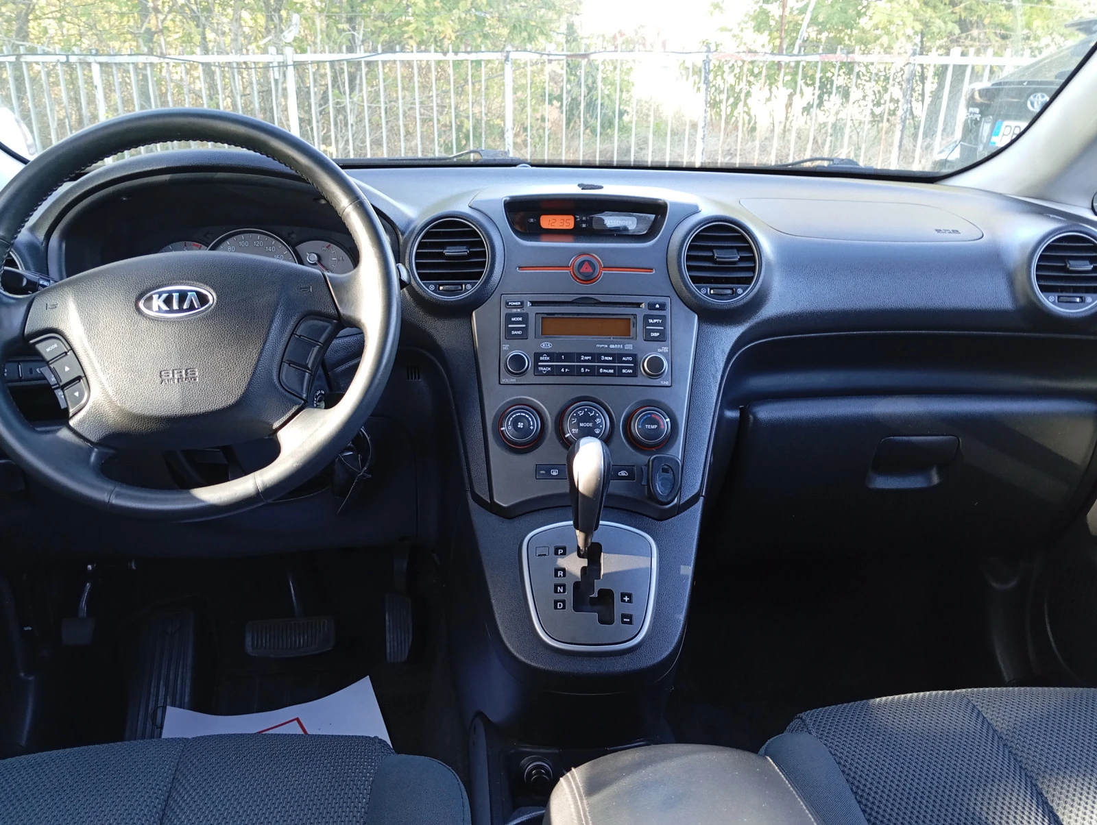 Kia Carens 2.0crdi Автоматик | Mobile.bg — изображение 11