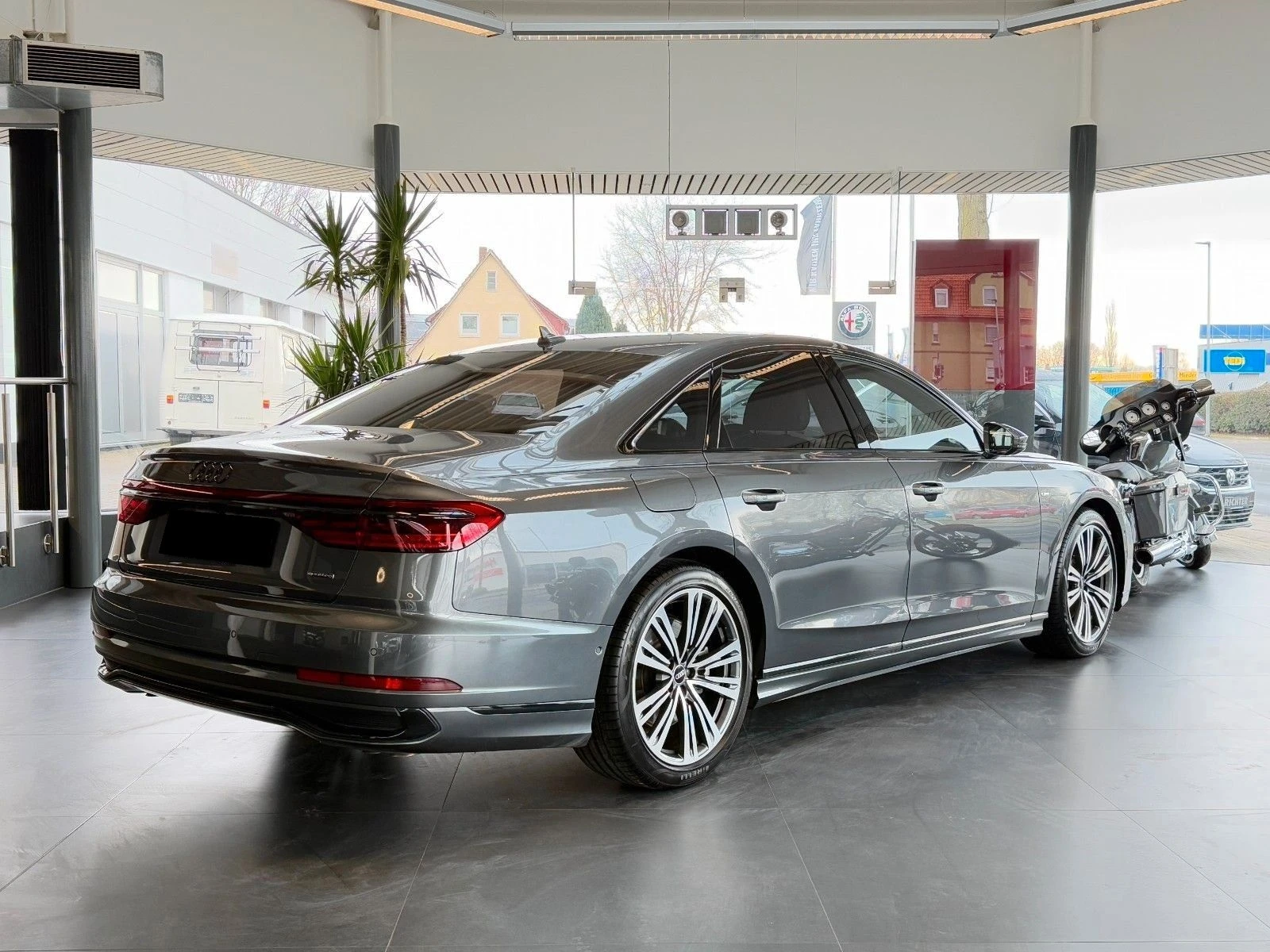 Audi A8 55 TFSI/ QUATTRO/ S-LINE/ B&O/MATRIX/ 360/HEAD UP/ - изображение 6