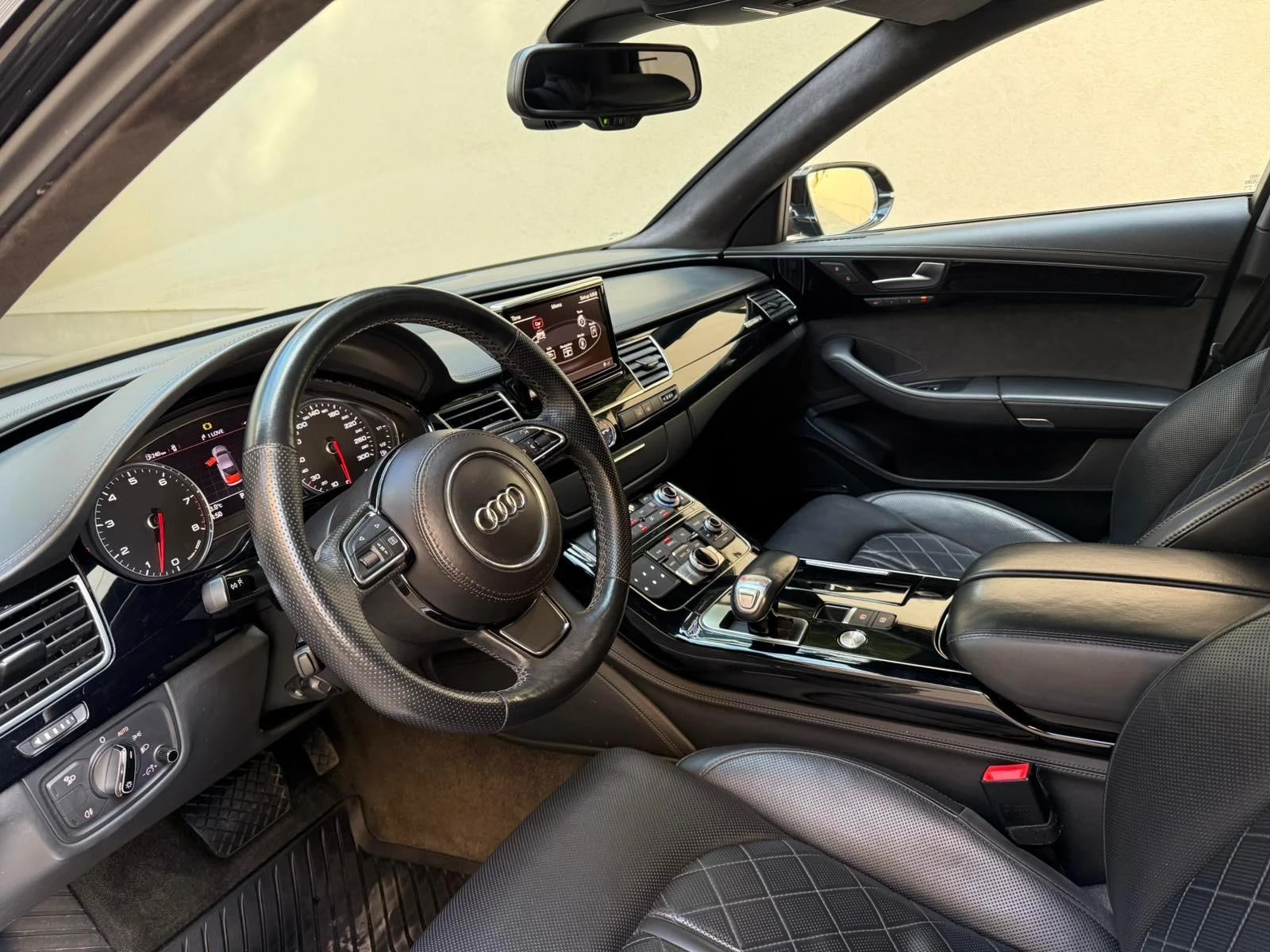Audi A8 4.2 FSI V8 quattro - изображение 4